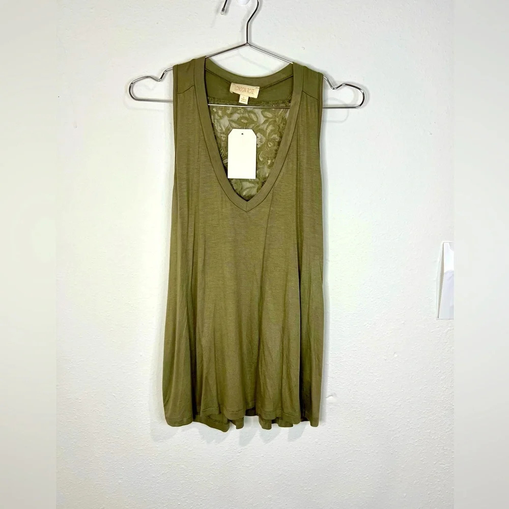 🆕 London Rose Olive Green Tank with Lace Accent - Picture 2 of 10